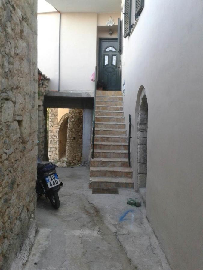 Janis Castle Apartment Himare Buitenkant foto