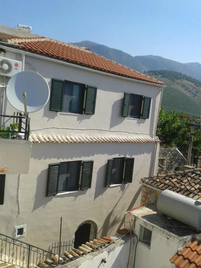 Janis Castle Apartment Himare Buitenkant foto
